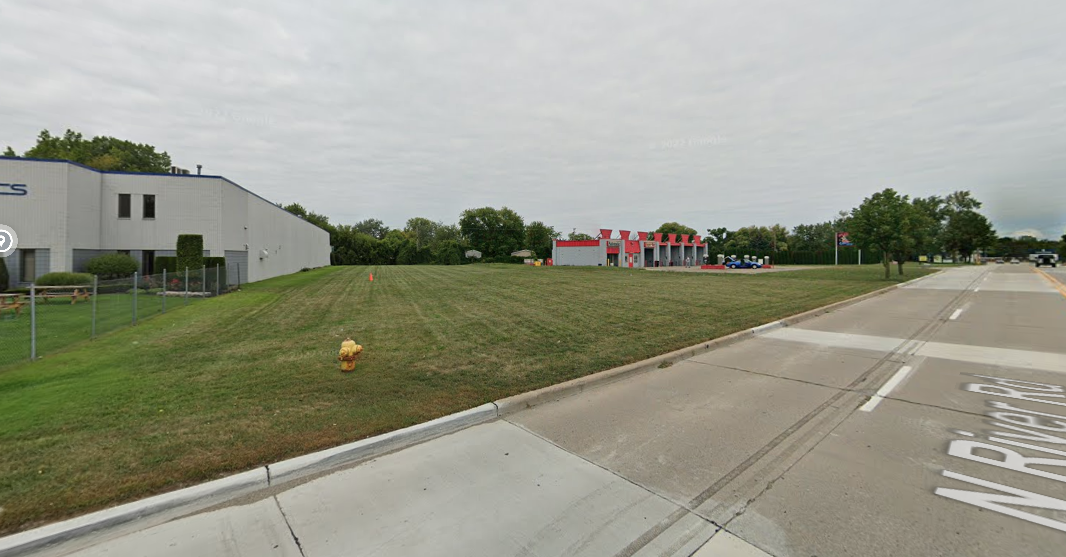24550 N River Rd, Mount Clemens, MI 48043