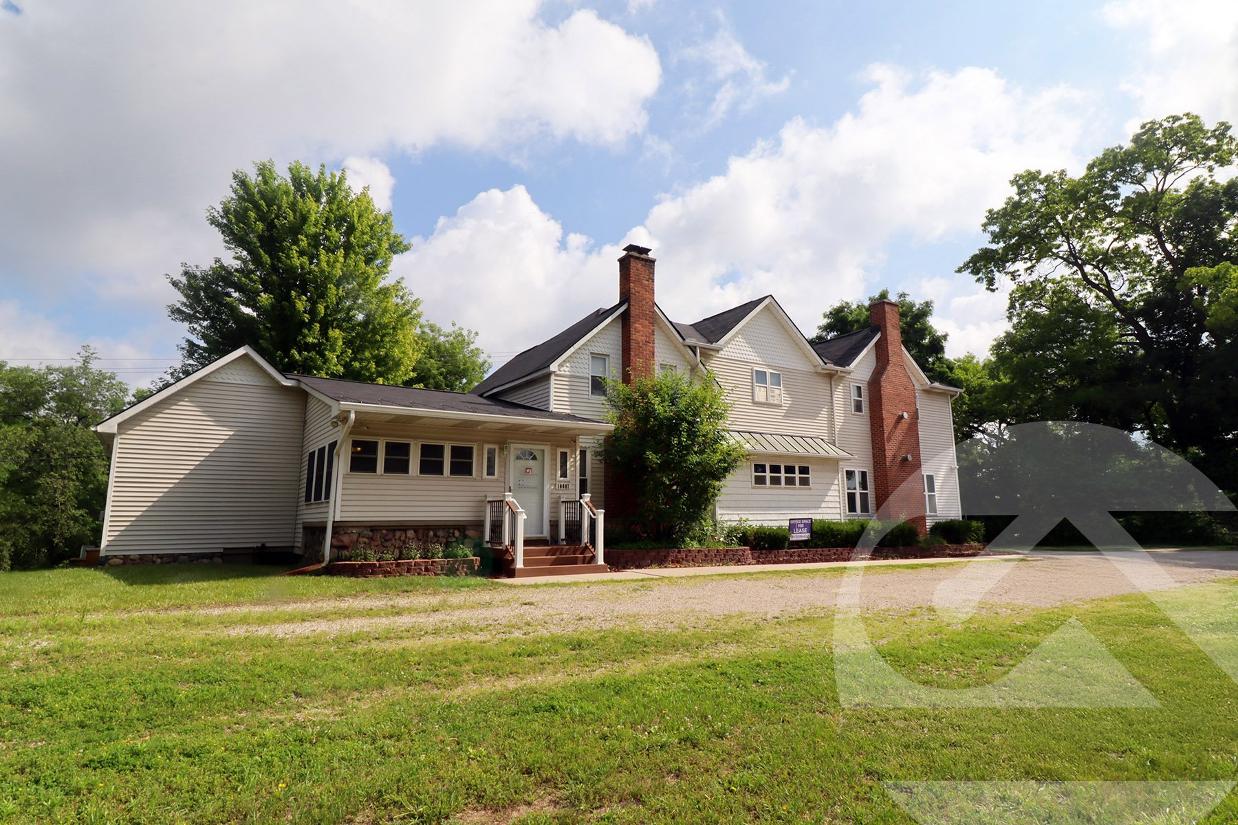 10087 Spencer Rd, Brighton, MI 48114