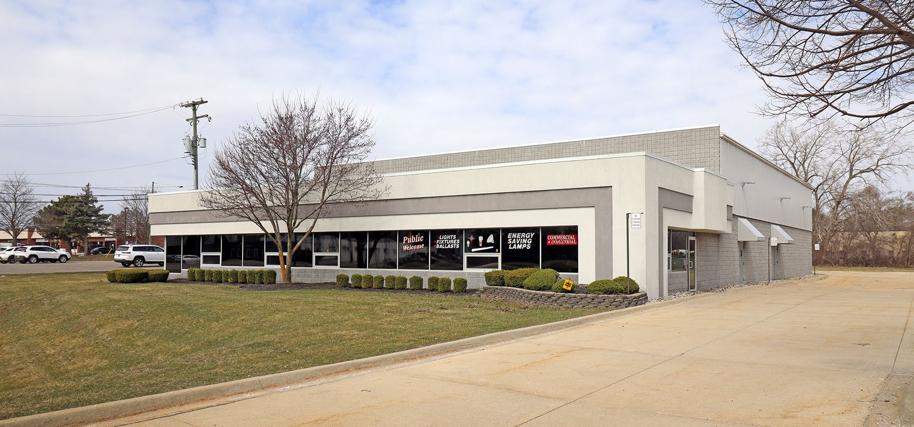 40350 Grand River Ave, Novi, MI 48375