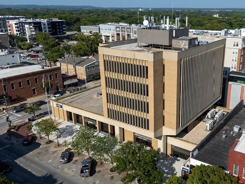 900 Massachusetts St, Lawrence, KS 66044