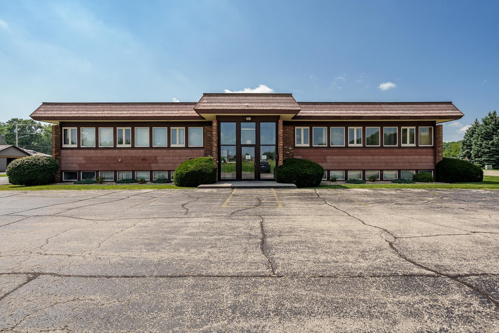 1920 Hart Rd, Beloit, WI 53511-2231