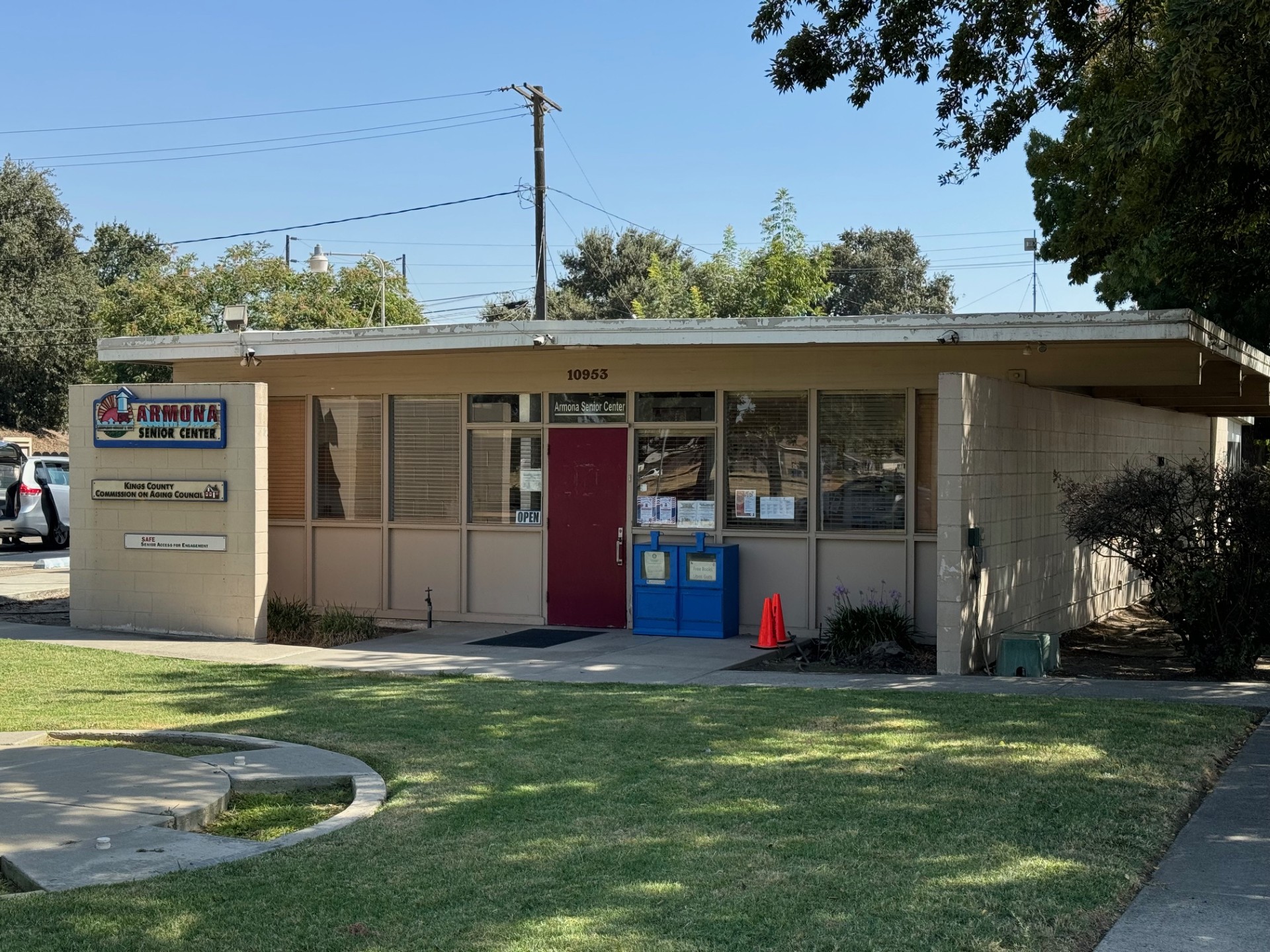 10953 14Th Ave, Armona, CA 93202
