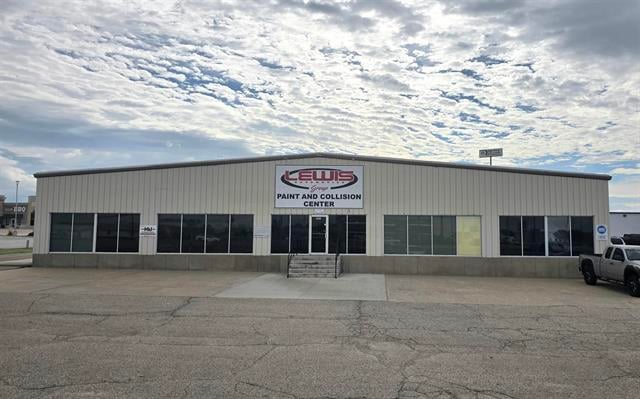 4240 Vine St, Hays, KS 67601