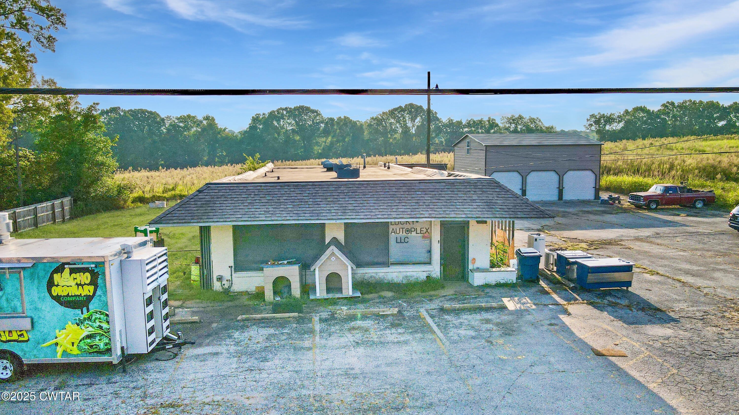 1709 S College St, Trenton, TN 38382