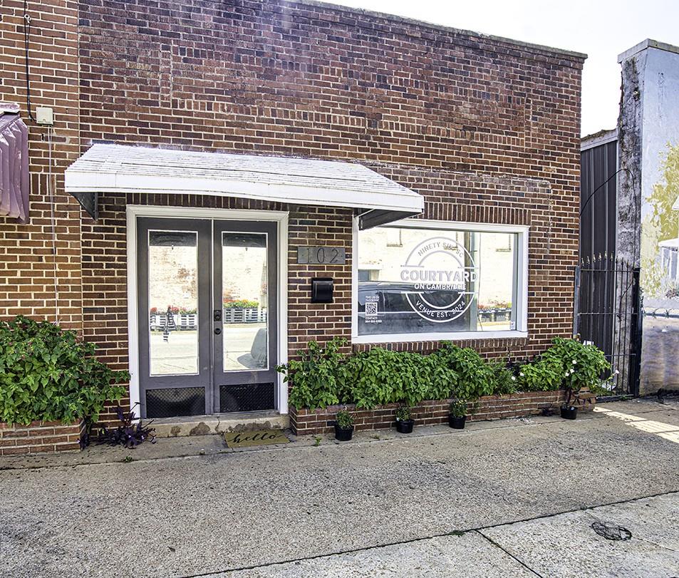 102 Cambridge St N, Ninety Six, SC 29666