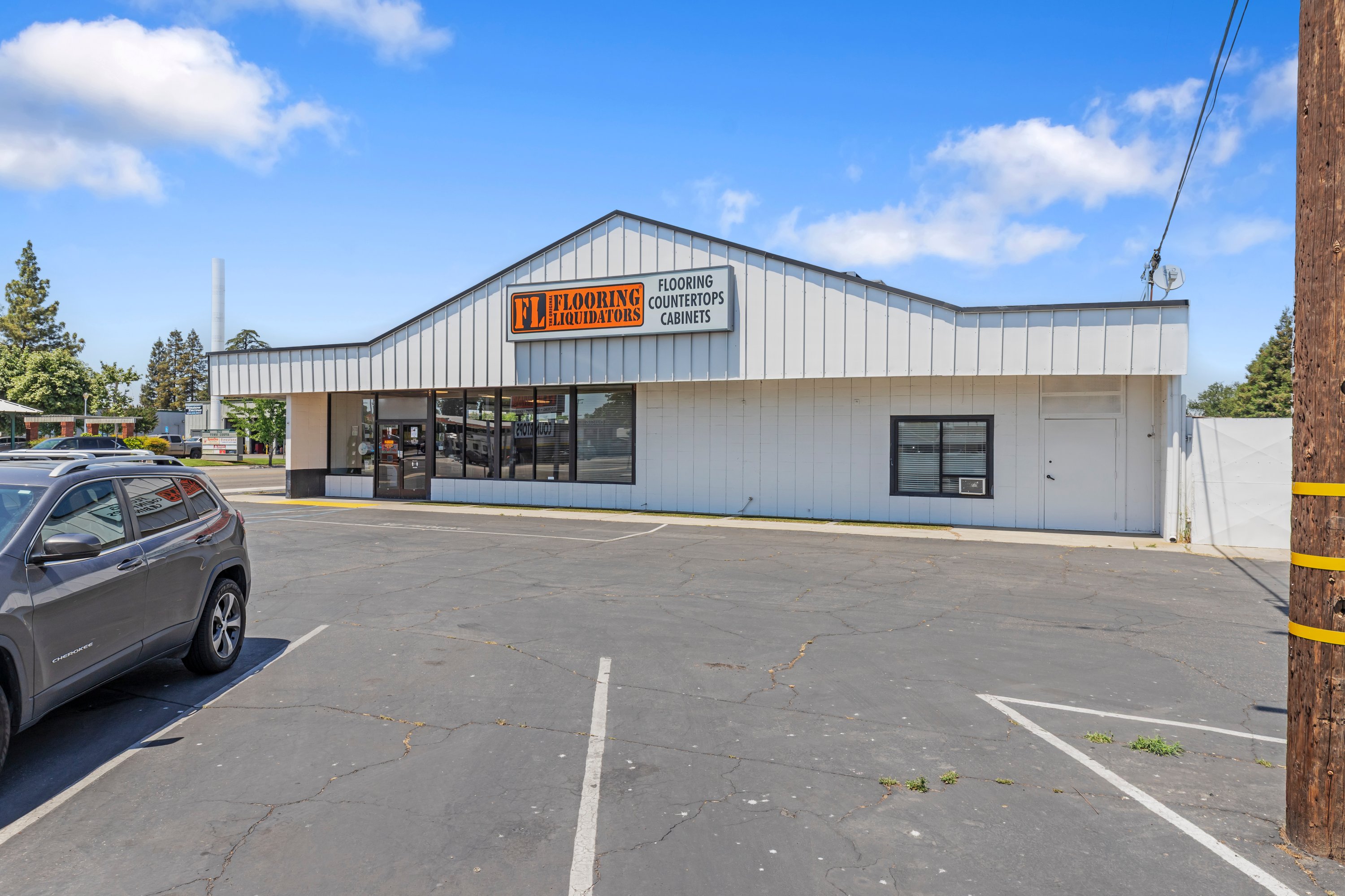 727 Clovis Ave, Clovis, CA 93612