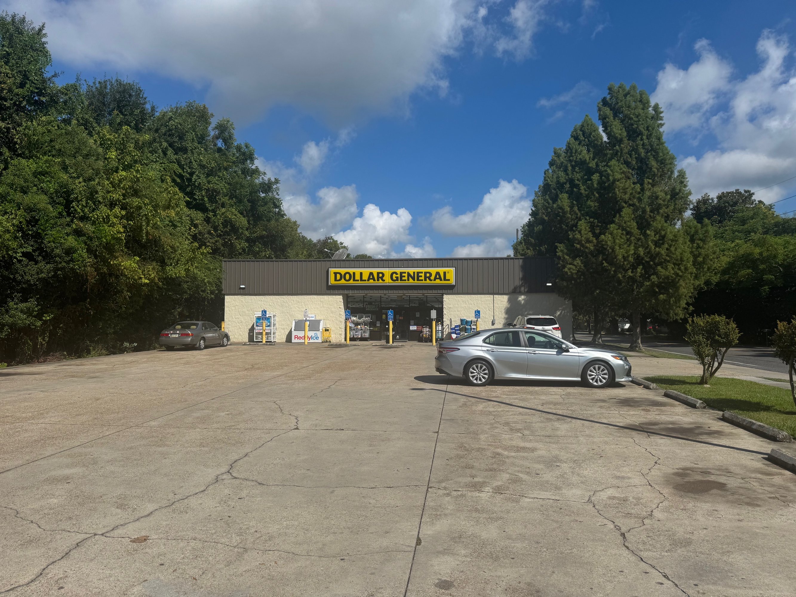 10800 River Rd, St Rose, LA 70087