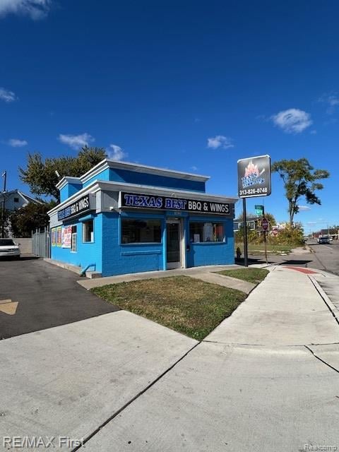 18035 Conant St, Detroit, MI 48234