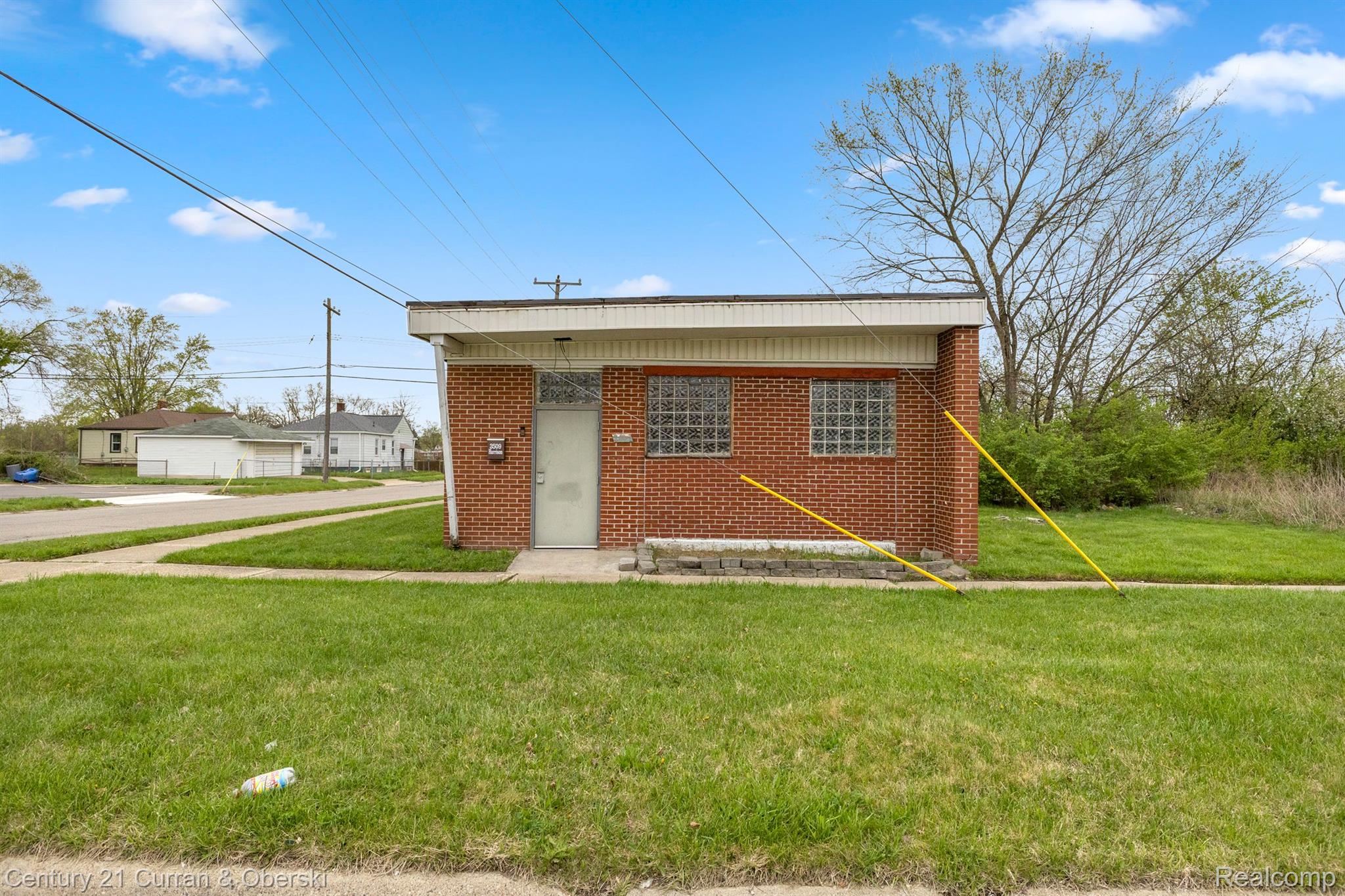 3509 Harrison St, Inkster, MI 48141