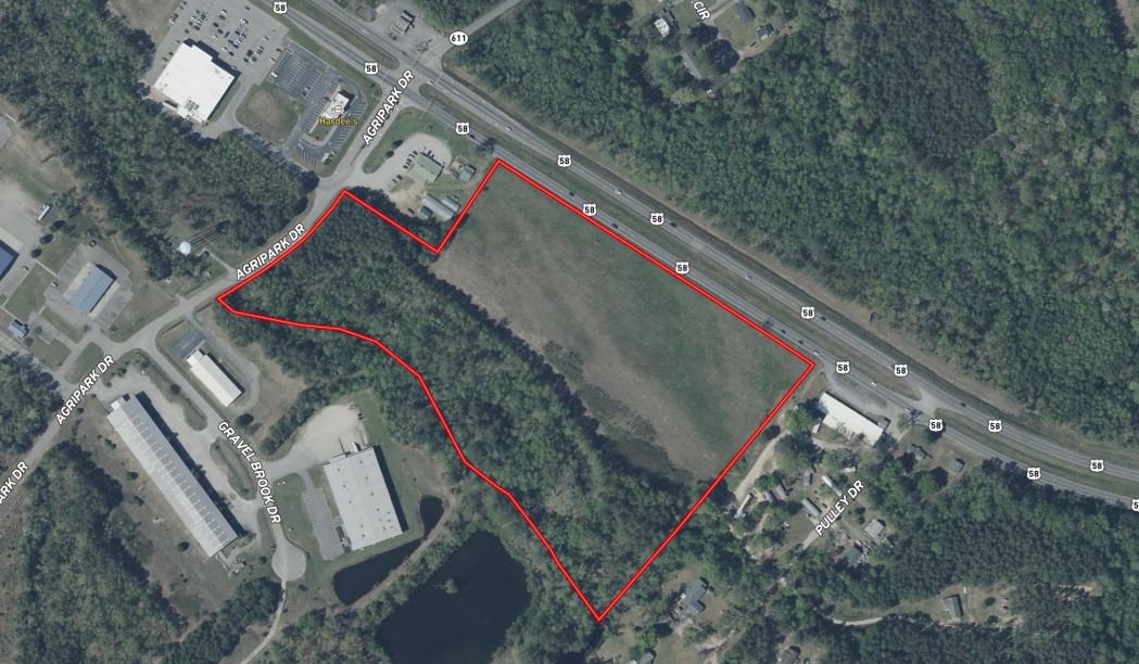 28412 Southampton Pkwy, Courtland, VA 23837