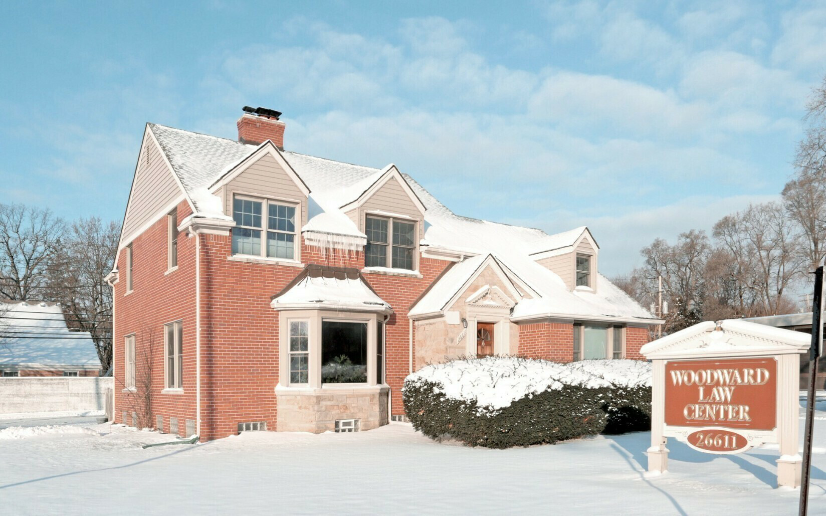 26611 Woodward Ave, Huntington Woods, MI 48070