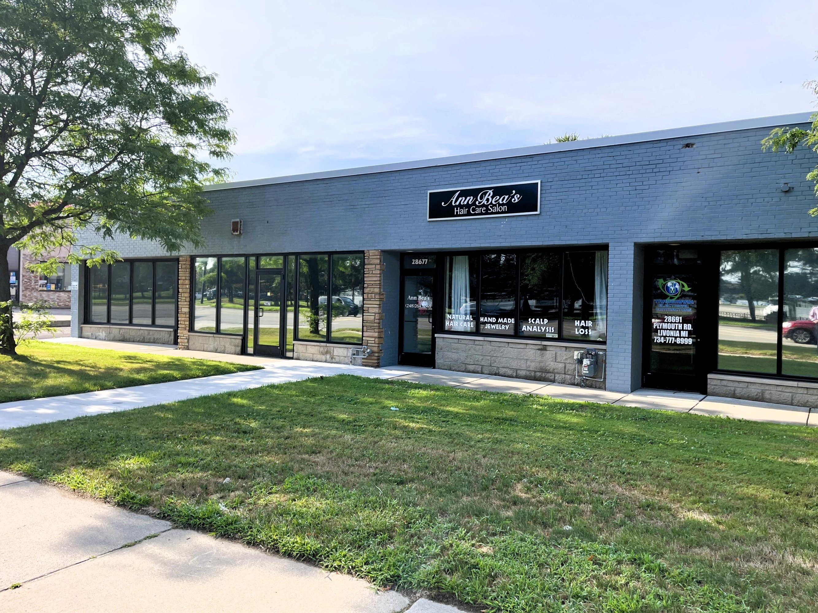 28663 Plymouth Rd, Livonia, MI 48150