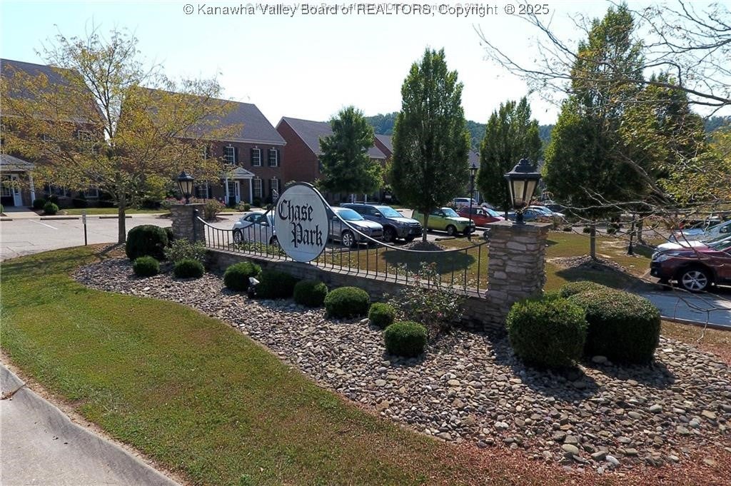87 Chase Dr, Hurricane, WV 25526