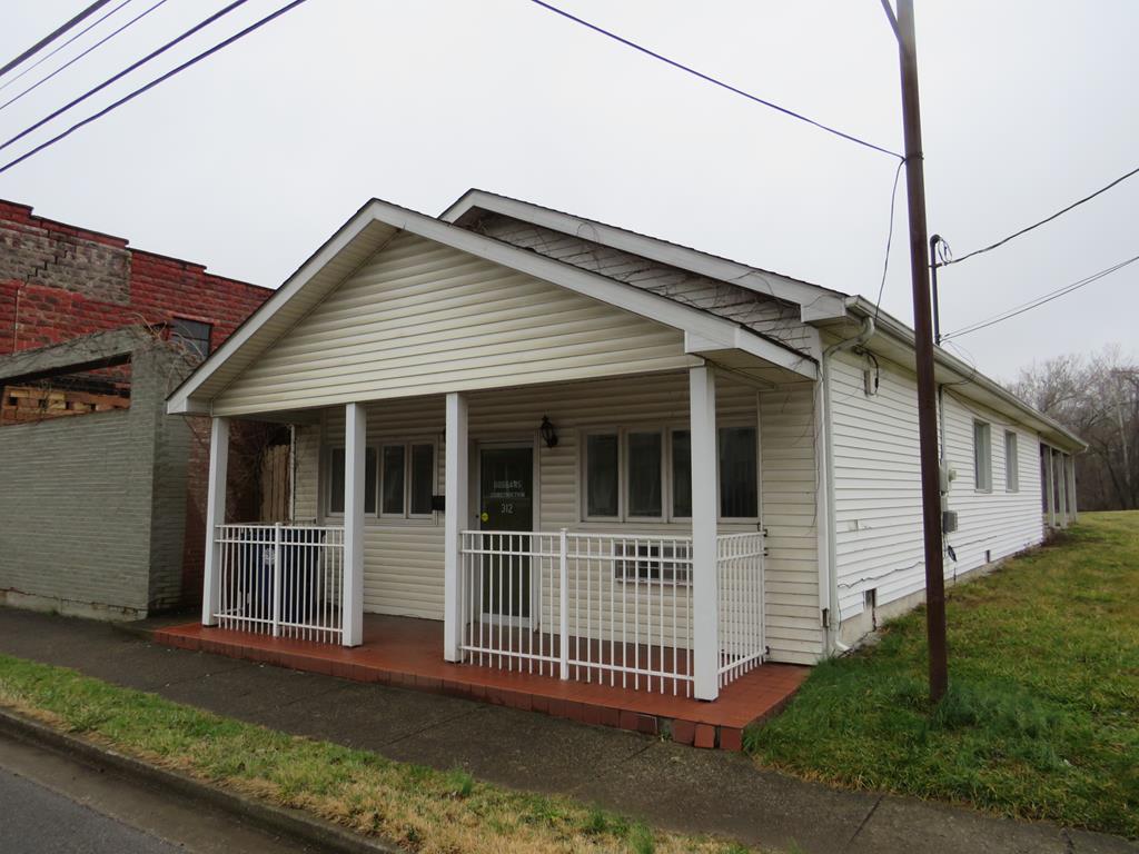 312 Euclid Ave, Paintsville, KY 41240