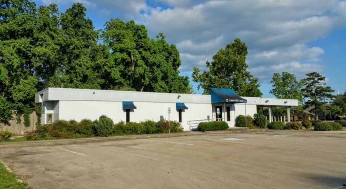 11499 Us Highway 69, Warren, TX 77664
