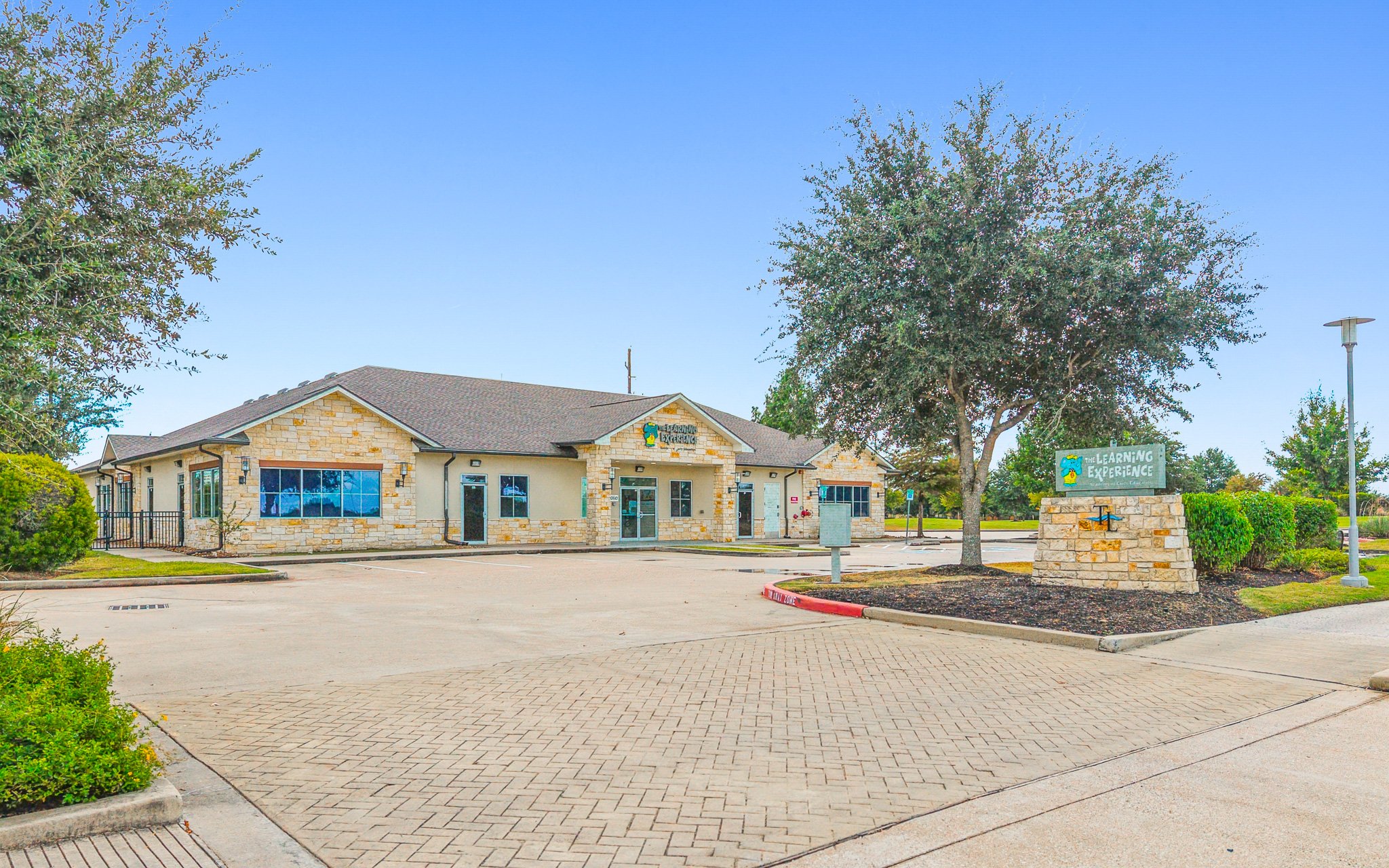 10110 Greenhouse Rd, Cypress, TX 77433