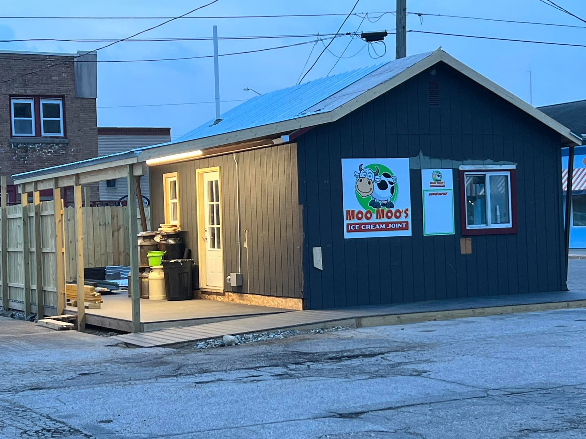 116 E 2Nd St, Lawton, MI 49065