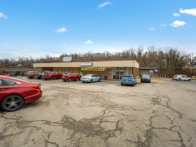 864 Oakwood Rd, Charleston, WV 25314