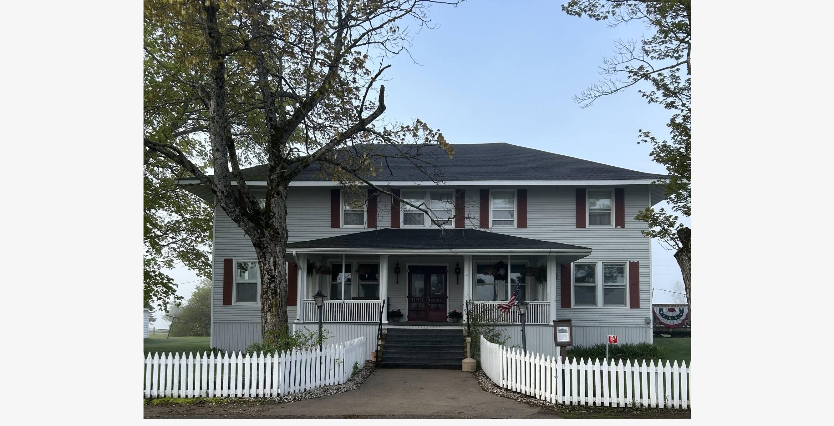 13747 Main St, Nahma, MI 49864