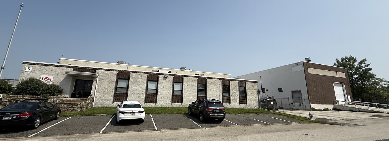 5 Horne Dr,Unit Folcroft Pa, Folcroft, PA 19032