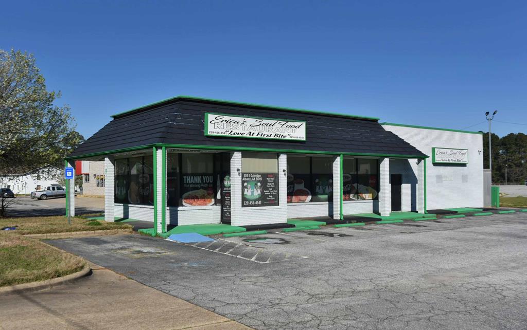 303 Oakridge Dr, Albany, GA 31705