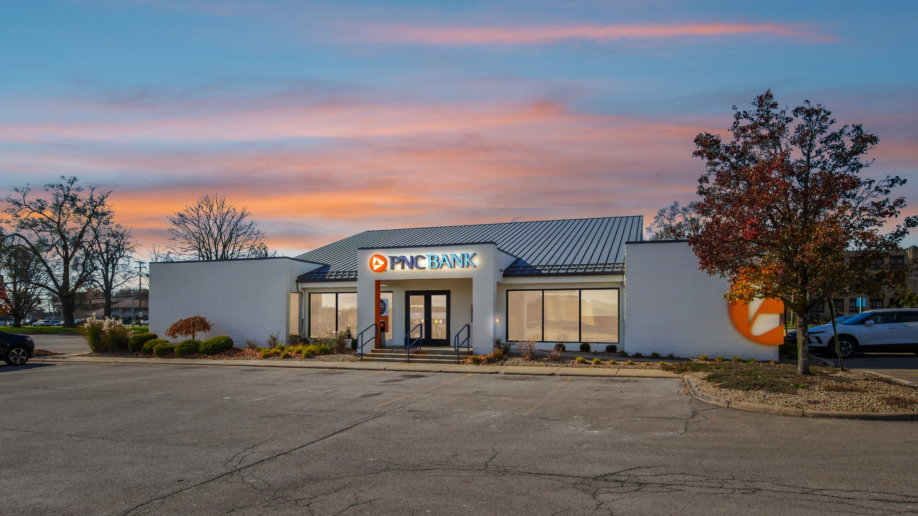7401 Market St, Youngstown, OH 44512