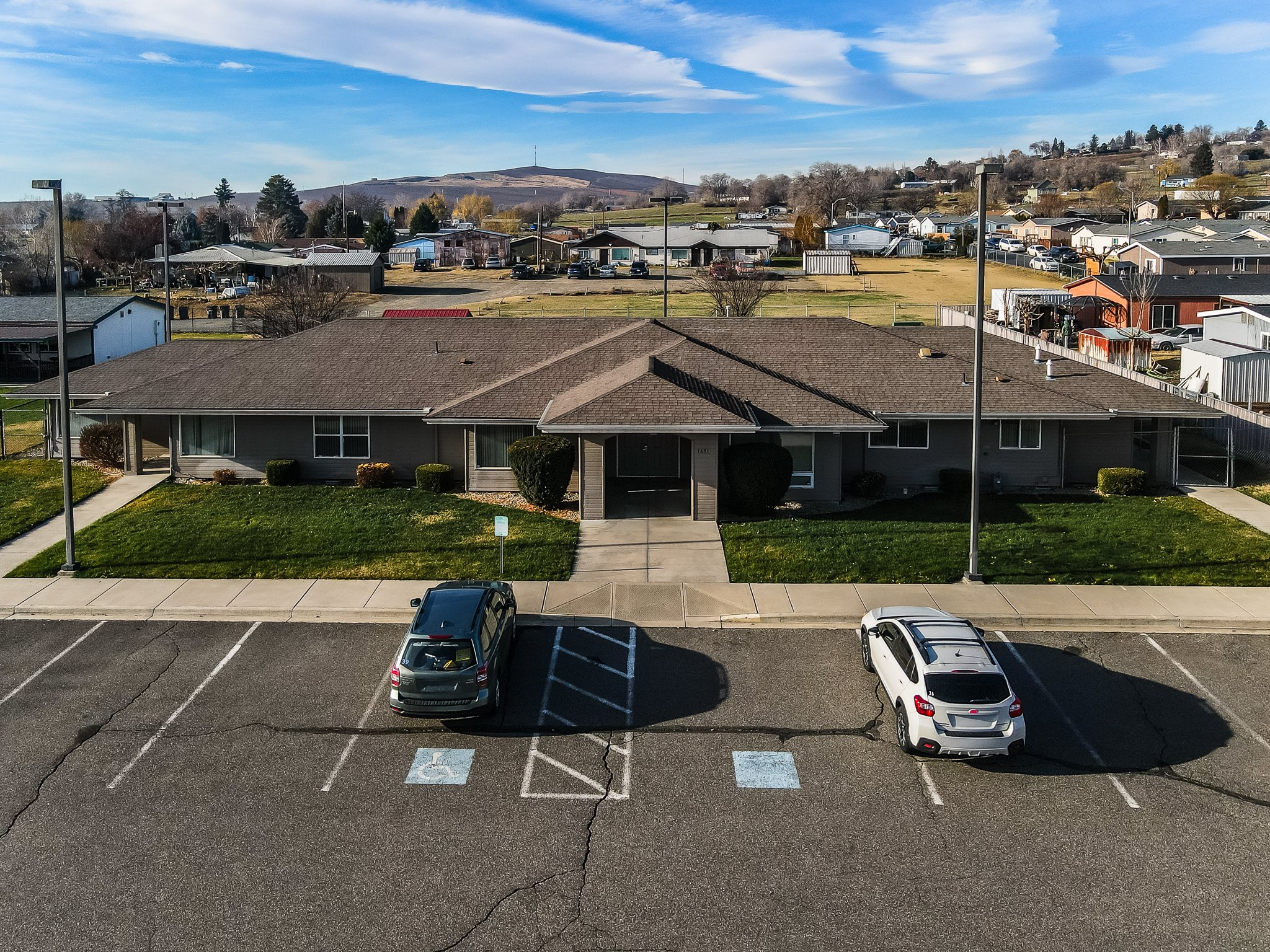 1691 Washington Ct, Sunnyside, WA 98944