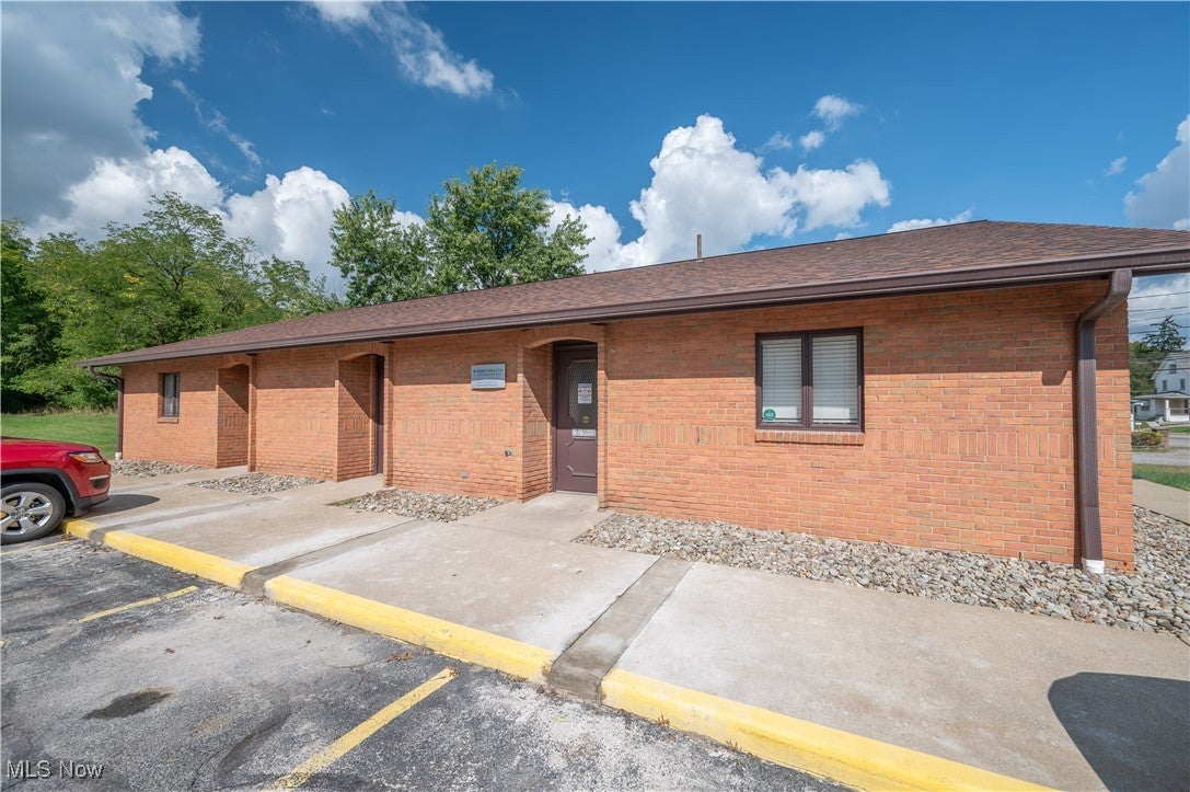 1360 N Main St, Mineral Ridge, OH 44440