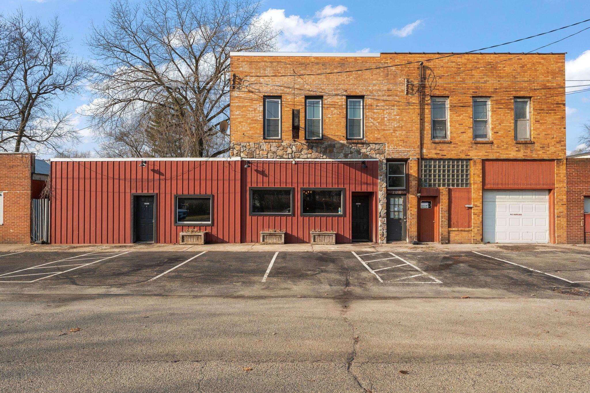 23708 Parrish Ave, Schneider, IN 46376