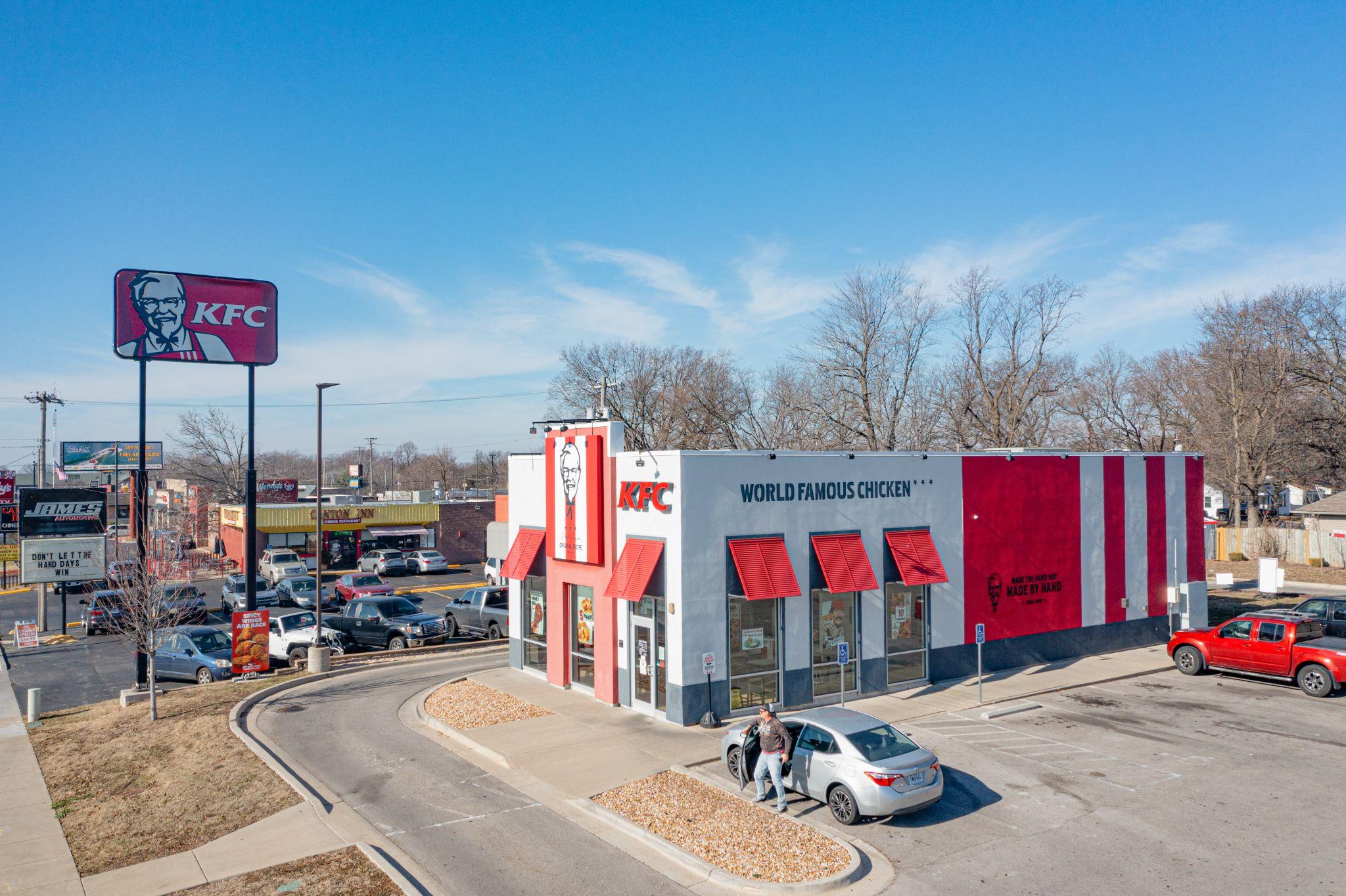 215 E Sunshine St, Springfield, MO 65807