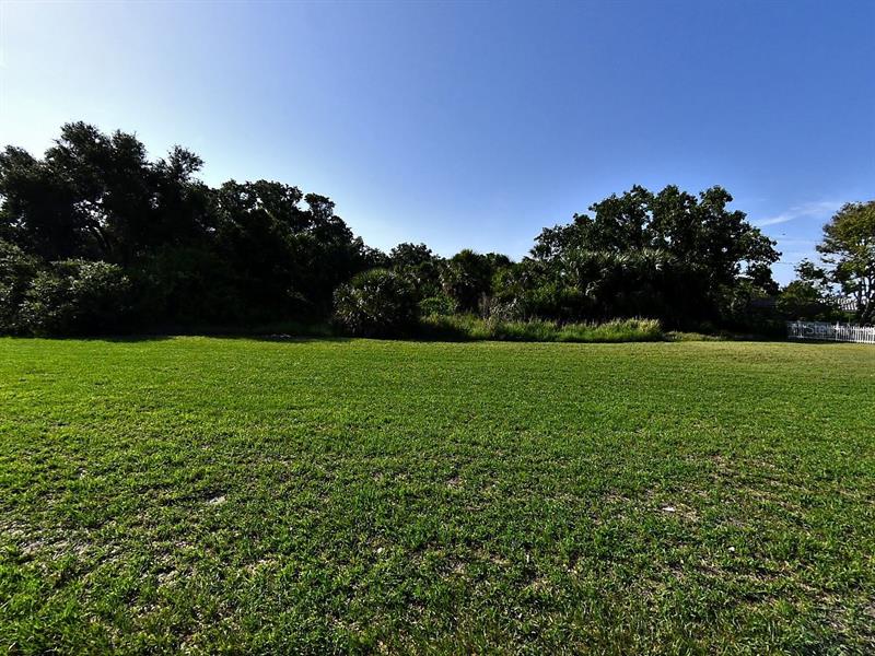 2099 South Tamiami Trl, Osprey, FL 34229