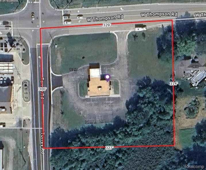 11293 Torrey Rd, Fenton, MI 48430