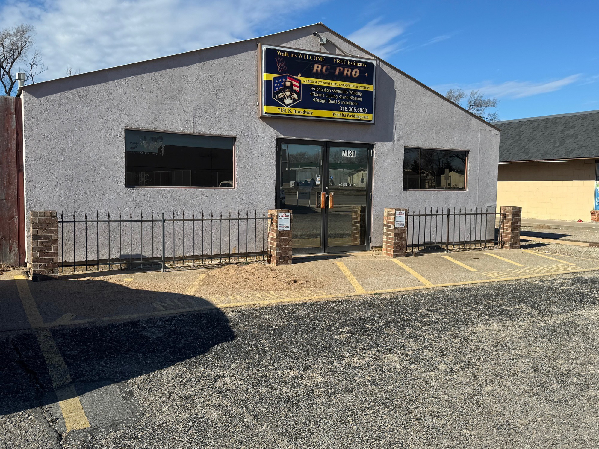 7131 S Broadway Ave, Haysville, KS 67060