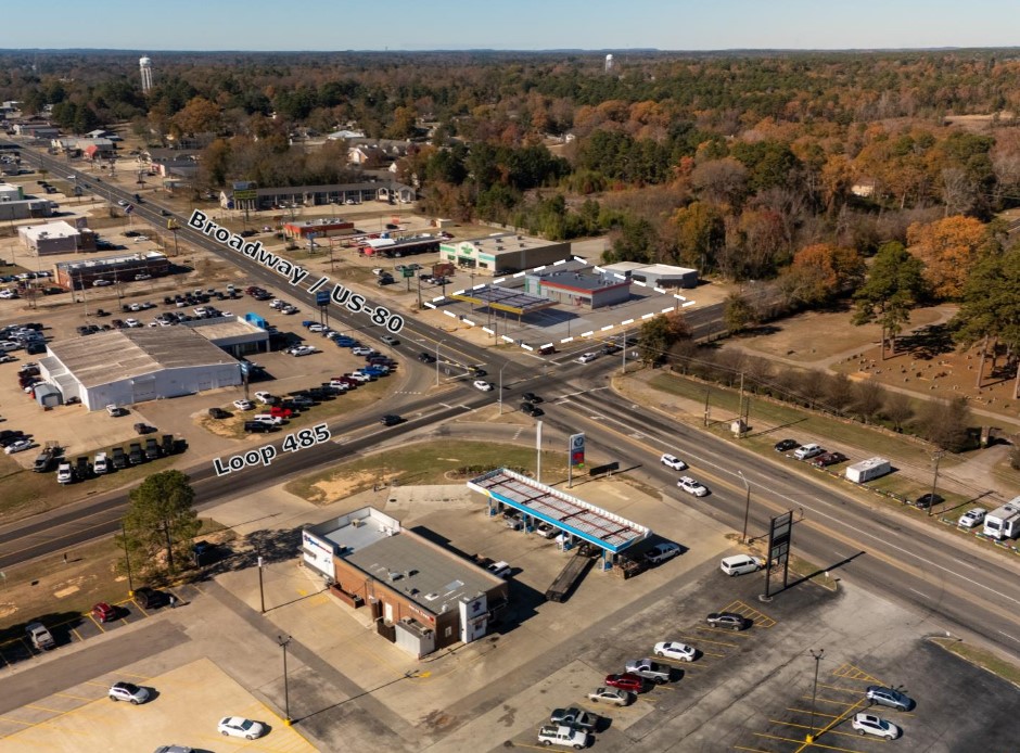 1109 E Broadway Ave, Gladewater, TX 75647