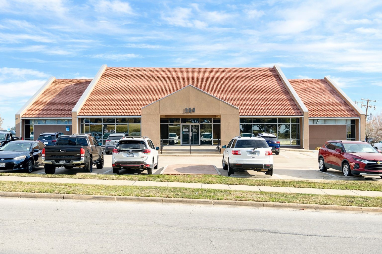 114 Sproles Dr, Benbrook, TX 76126