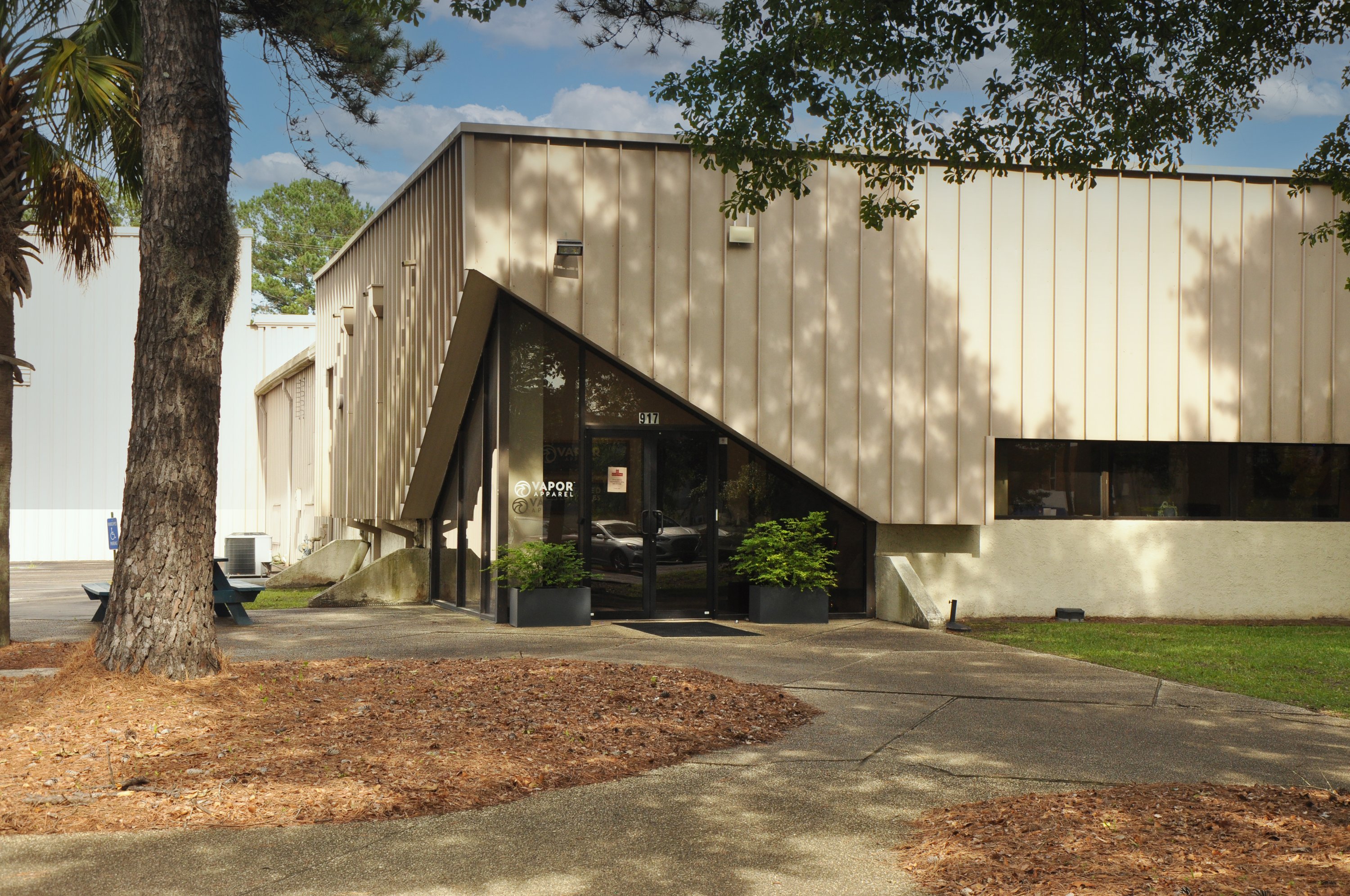 917 Commerce Cir, Hanahan, SC 29410