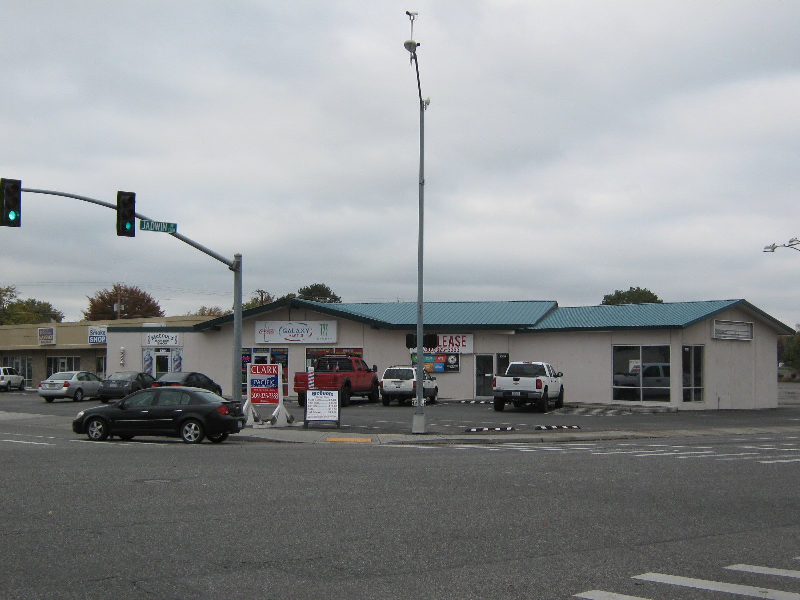 1301 Jadwin Ave, Richland, WA 99354