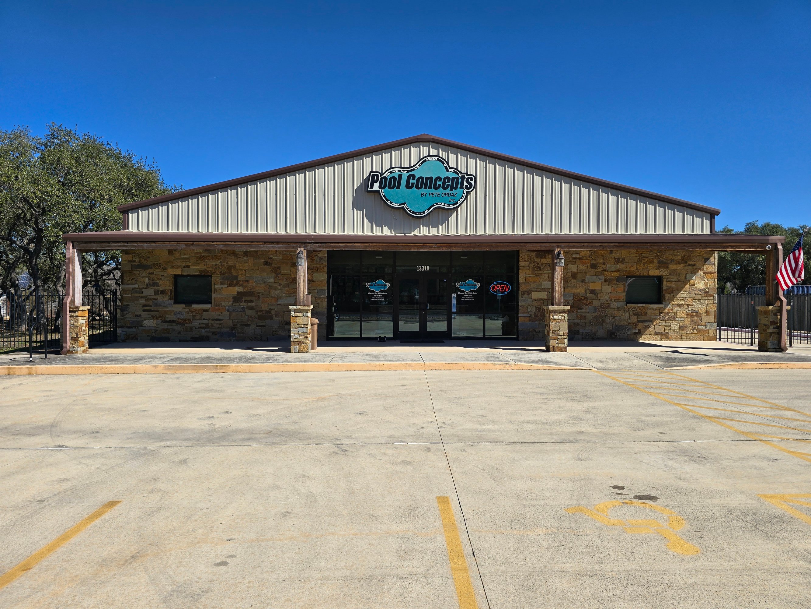13318 Western Oak Dr, Helotes, TX 78023