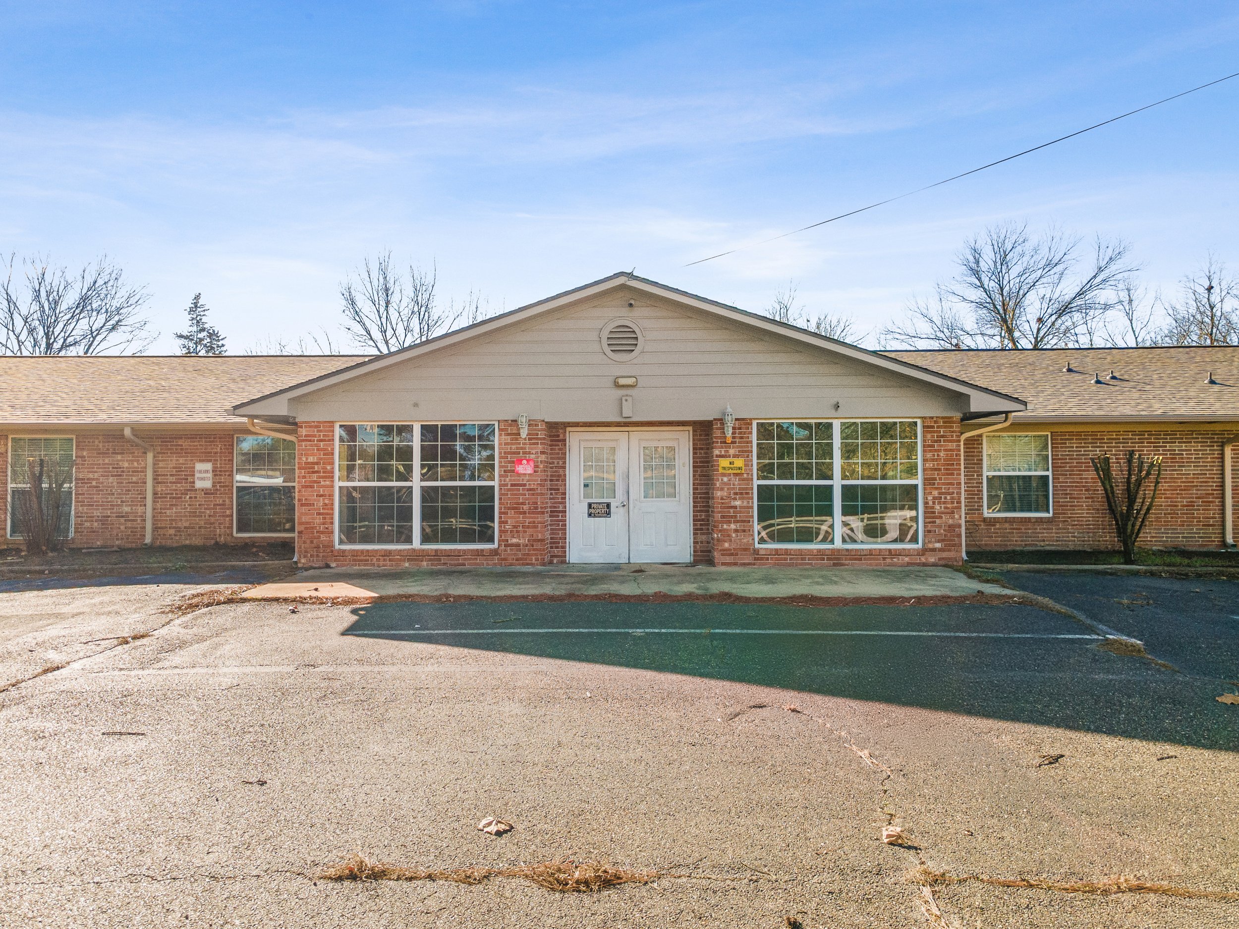 102 Floyd St, Naples, TX 75568