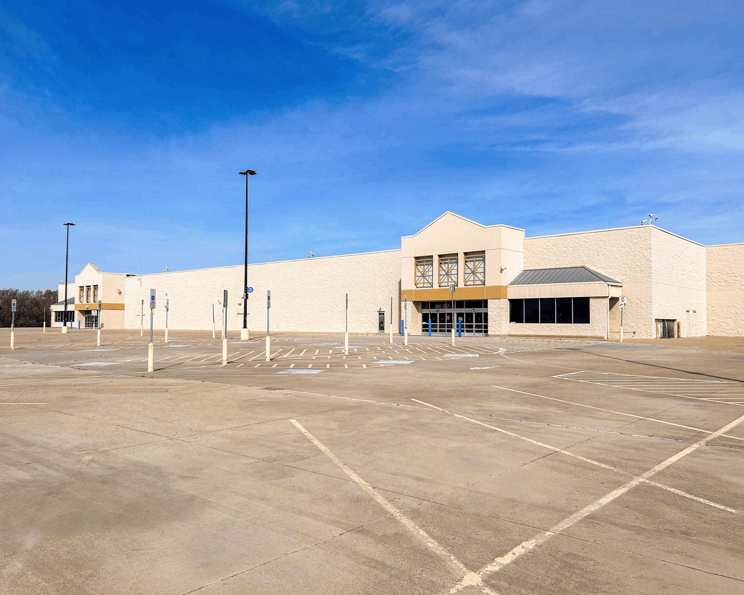 3155 W Wheatland Rd, Dallas, TX 75237