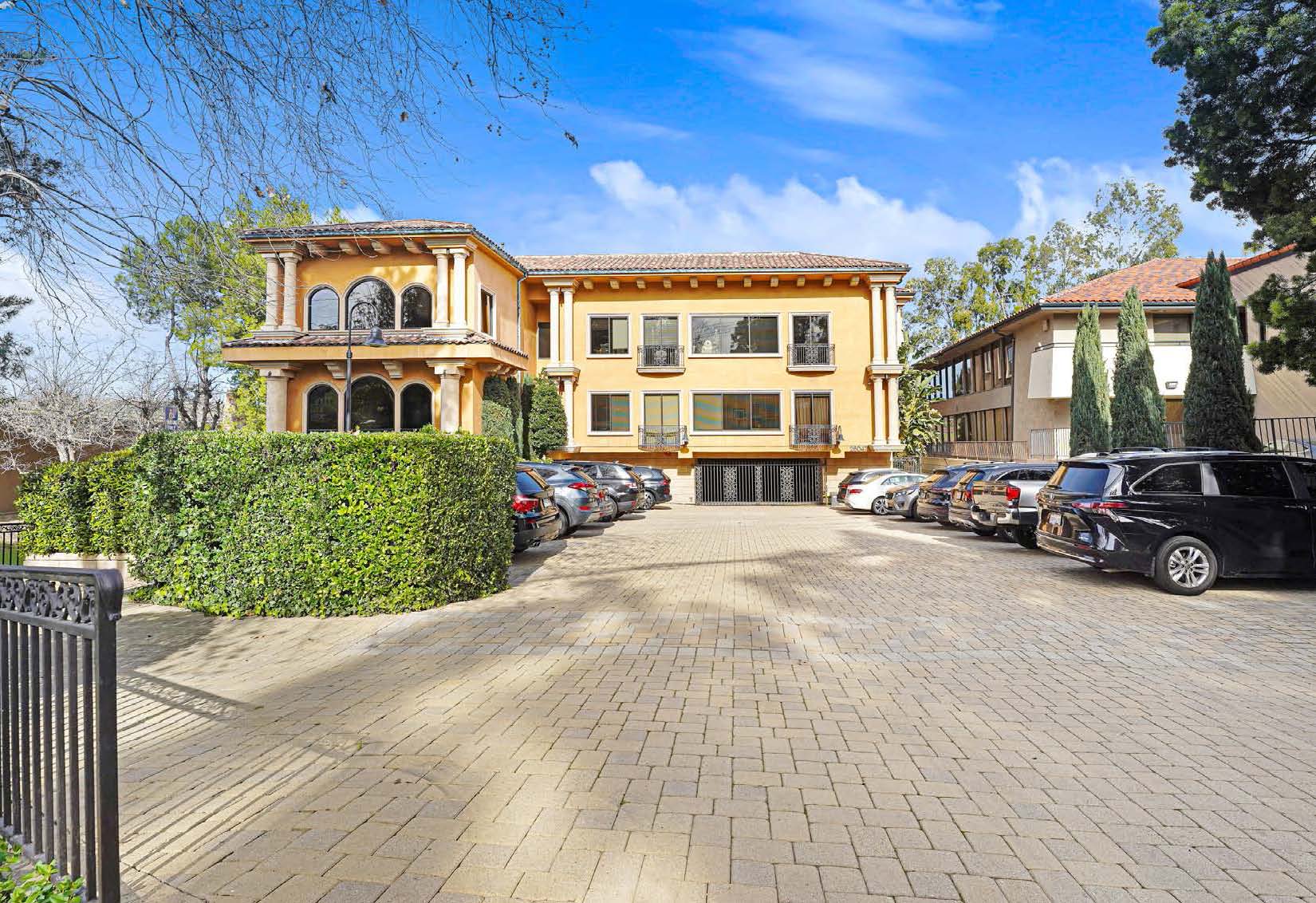 28047 Dorothy Dr, Agoura Hills, CA 91301