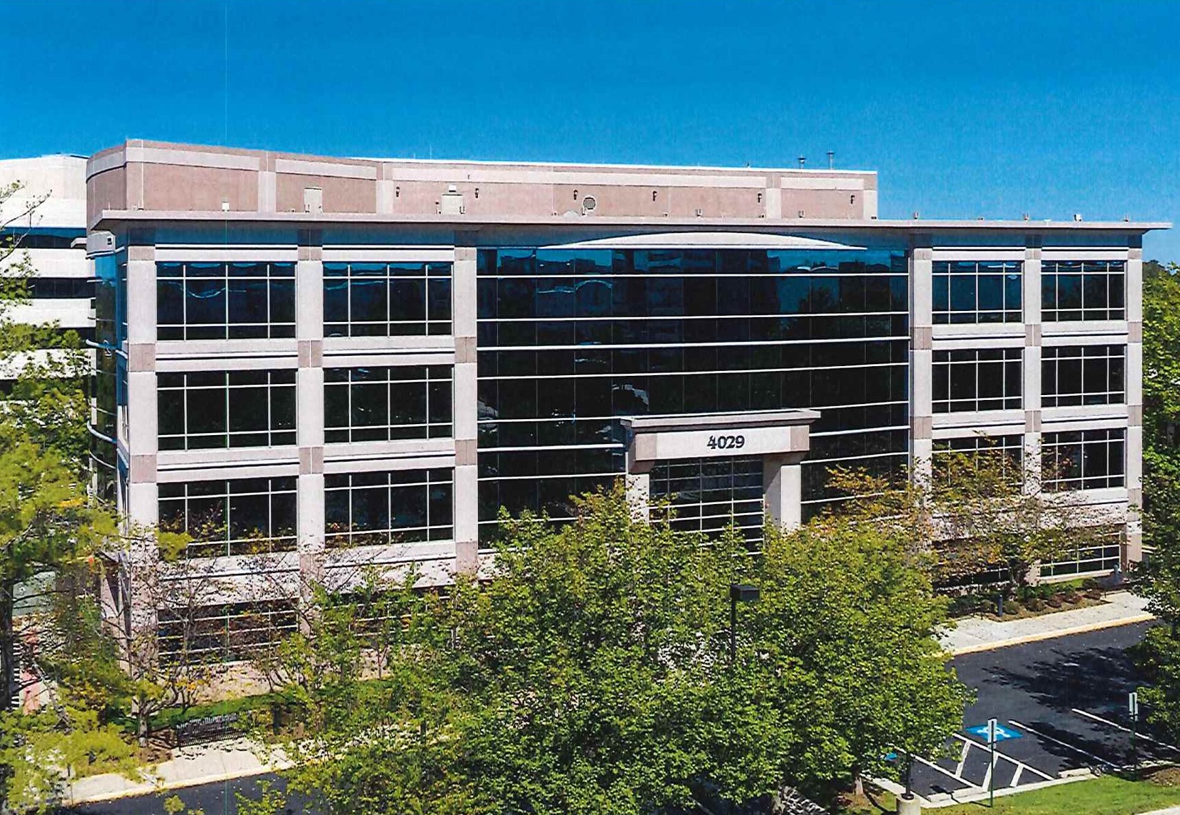 4029 Ridge Top Rd, Fairfax, VA 22030