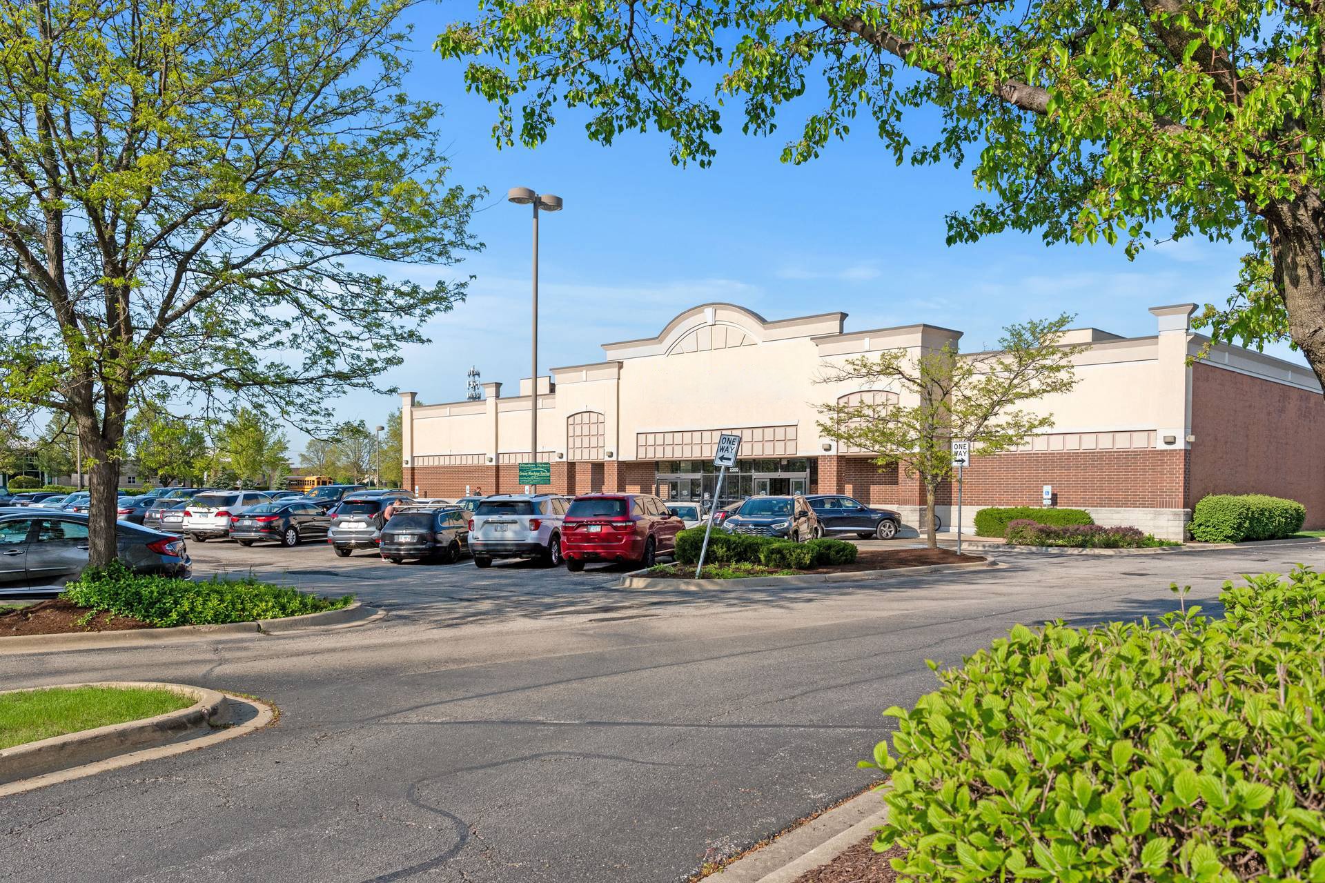 2300 S Eola Rd, Aurora, IL 60503