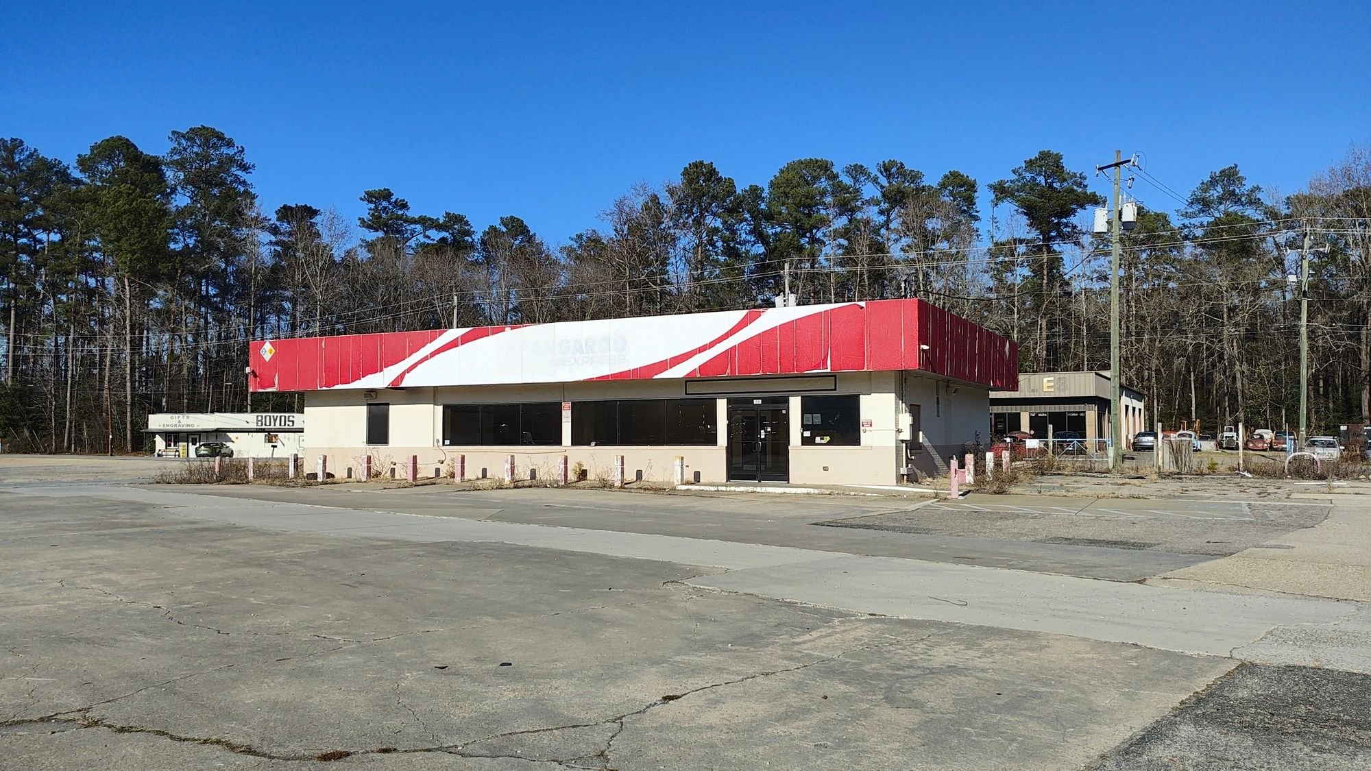 1886 N Bragg Blvd, Spring Lake, NC 28390