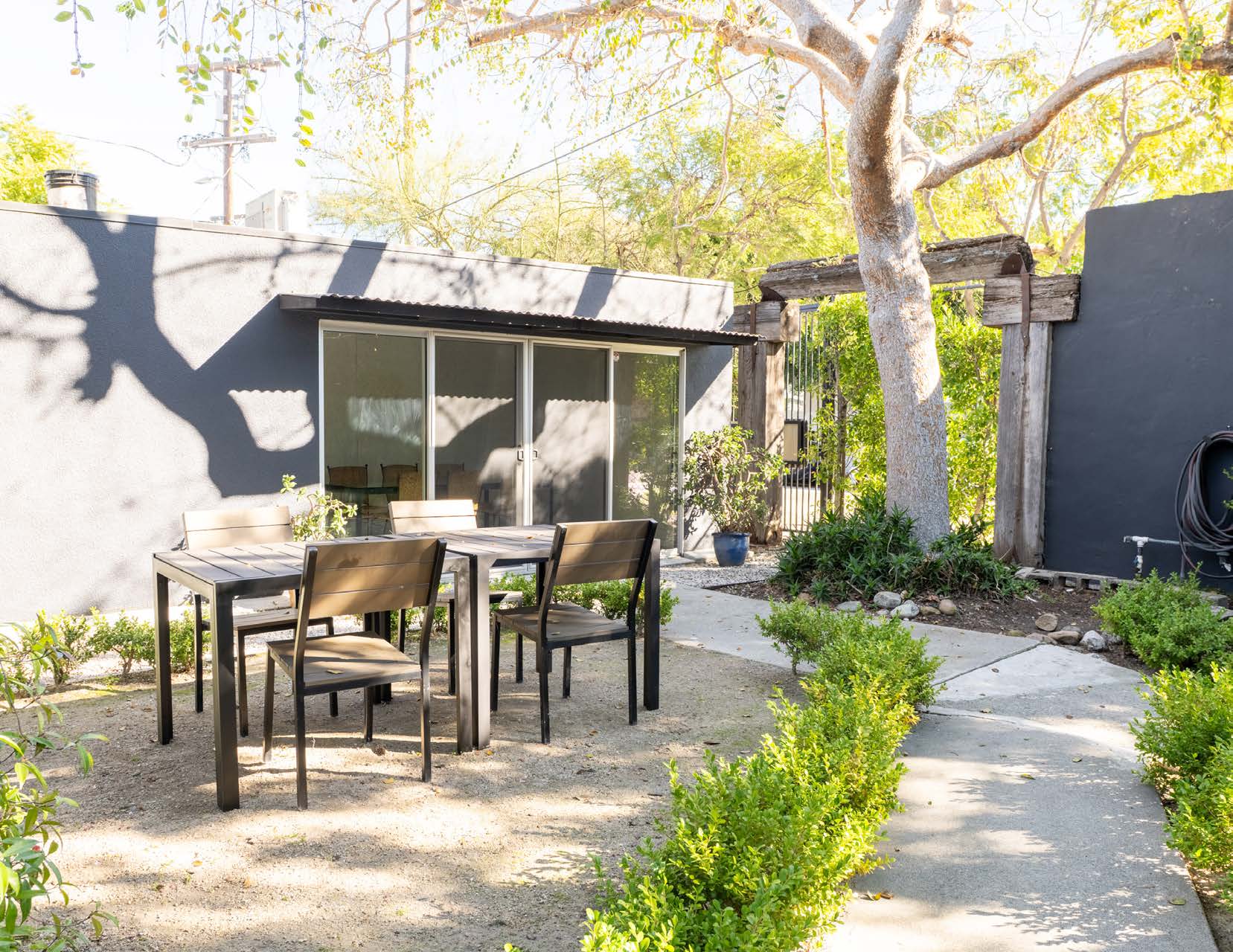 5761 W Adams Blvd, Los Angeles, CA 90016