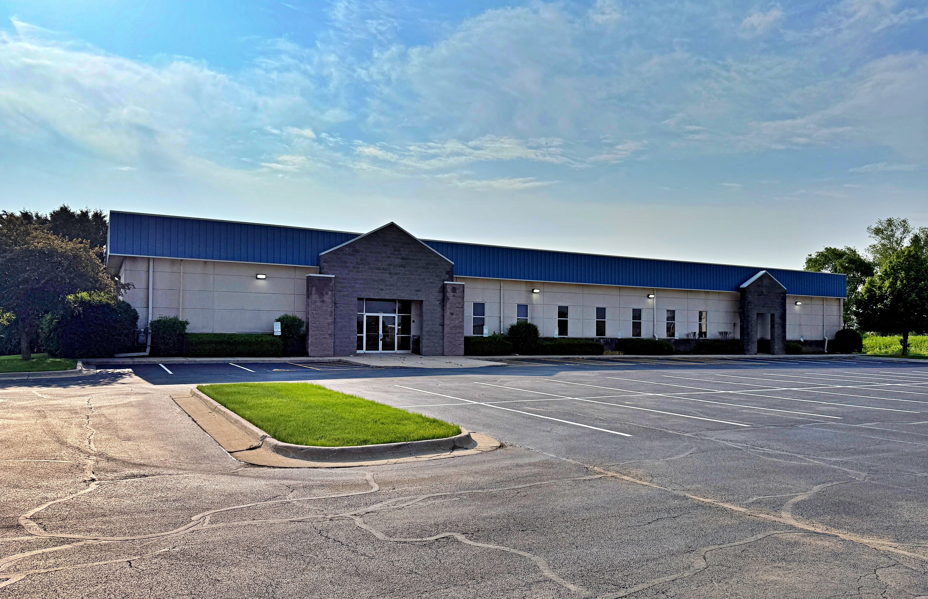4055 Steele Dr, Machesney Park, IL 61115