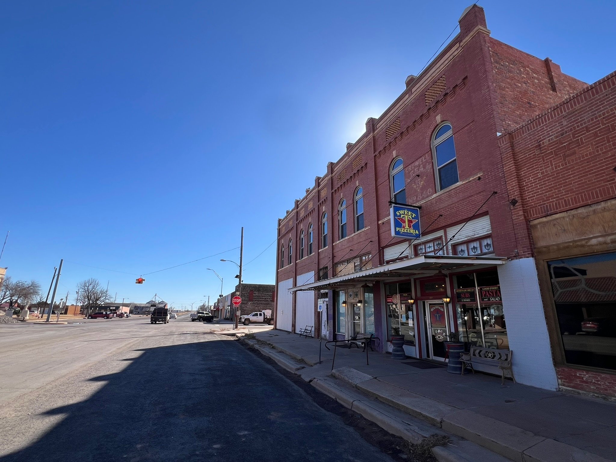 109 N Main St, Crowell, TX 79227