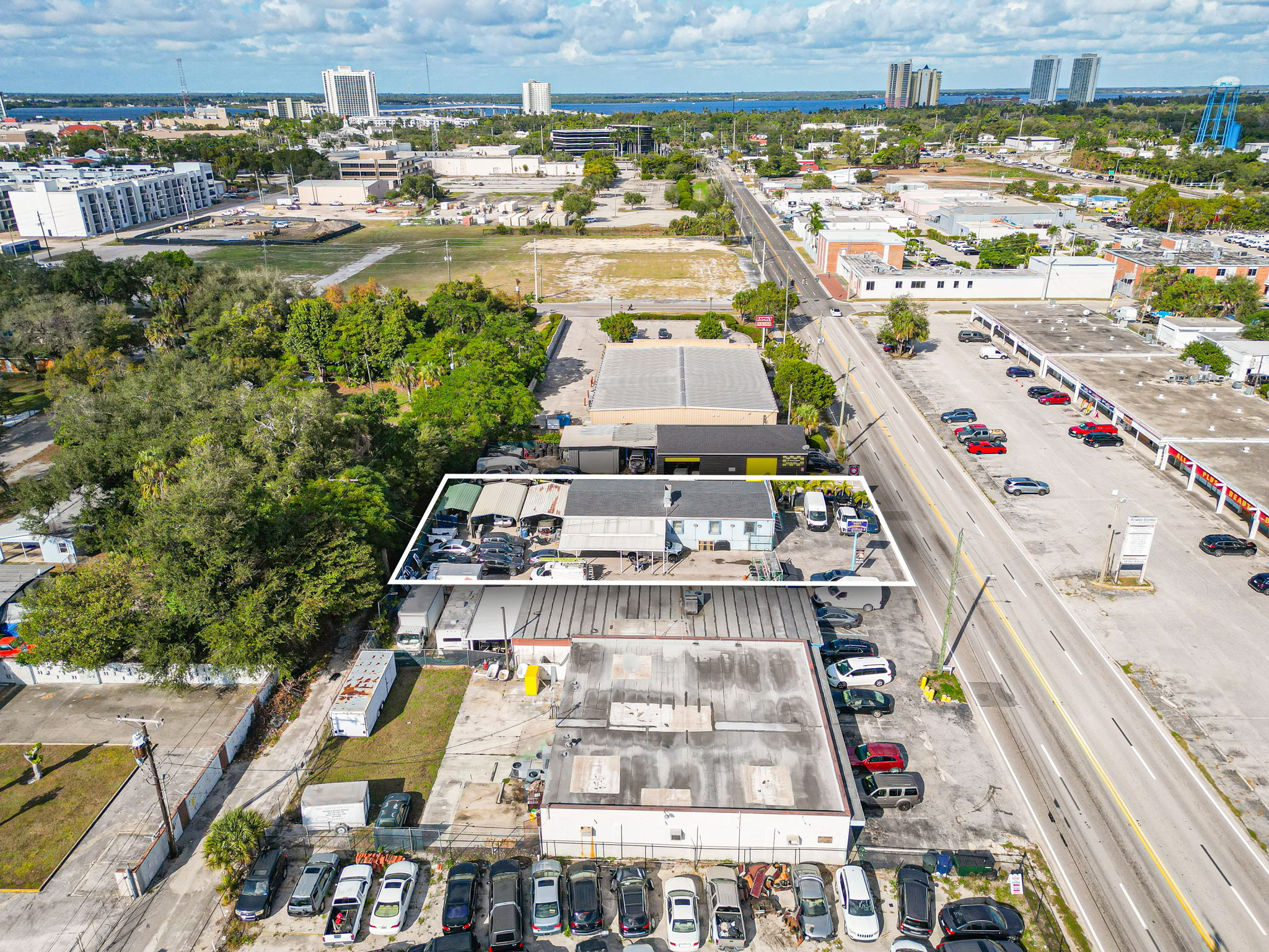 2242 Fowler St, Fort Myers, FL 33901