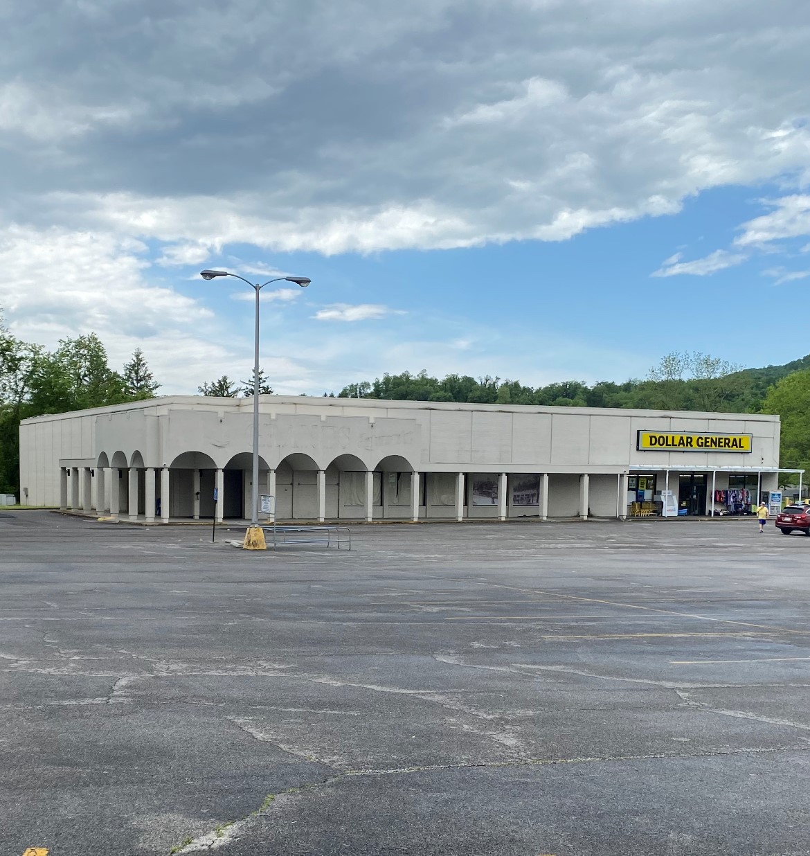 900 Wenonah Ave, Pearisburg, VA 24134