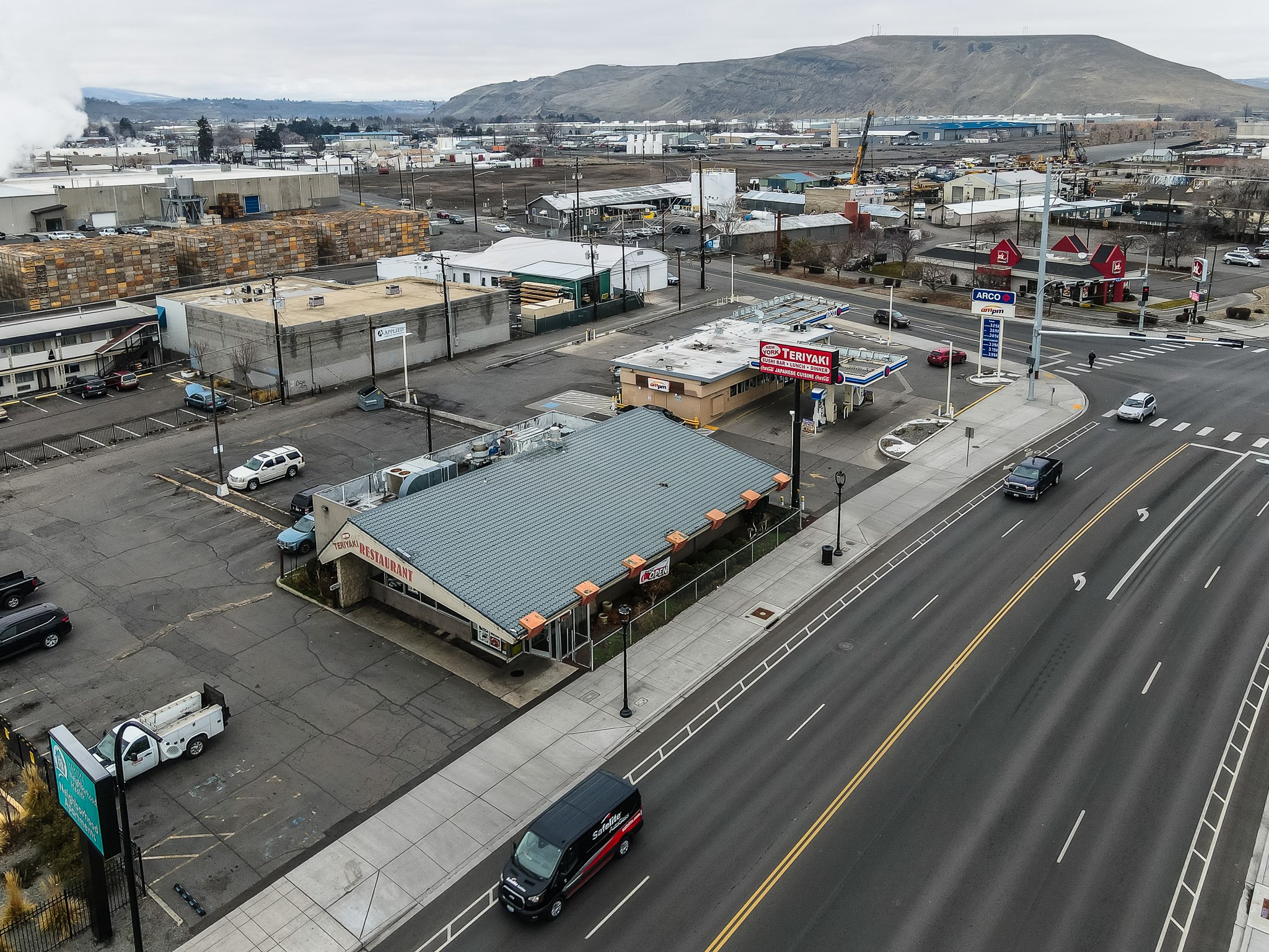 822 N 1St St, Yakima, WA 98901